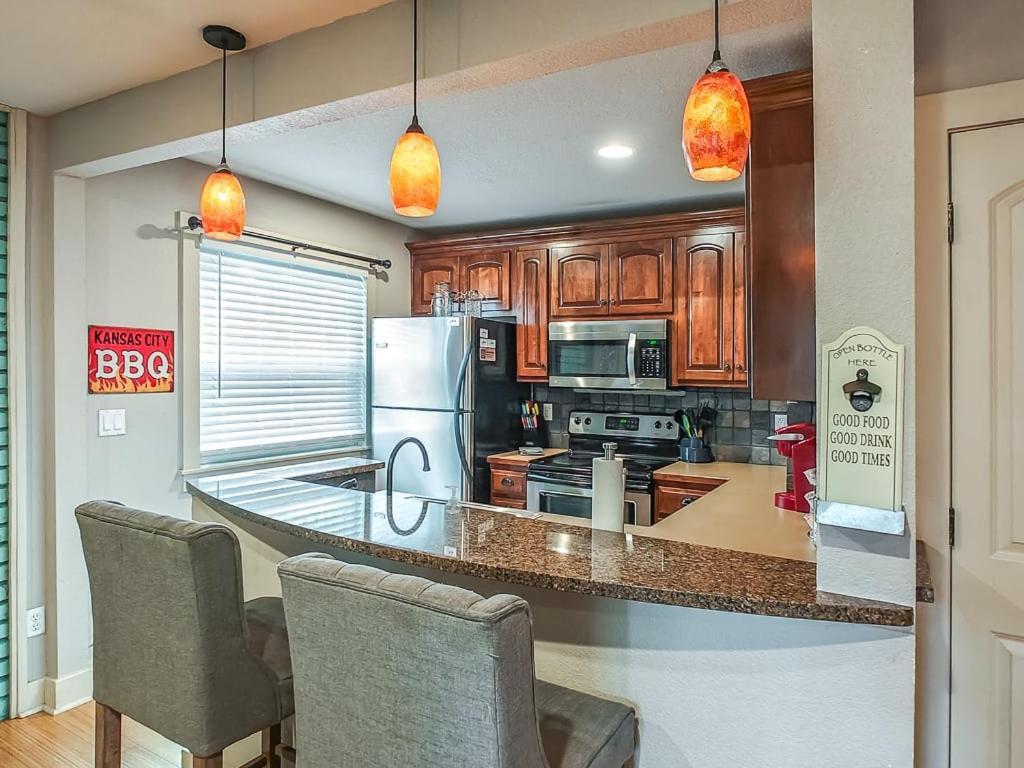 Quiet Plaza Two Bedroom 2 Bathroom Kansas City Zewnętrze zdjęcie